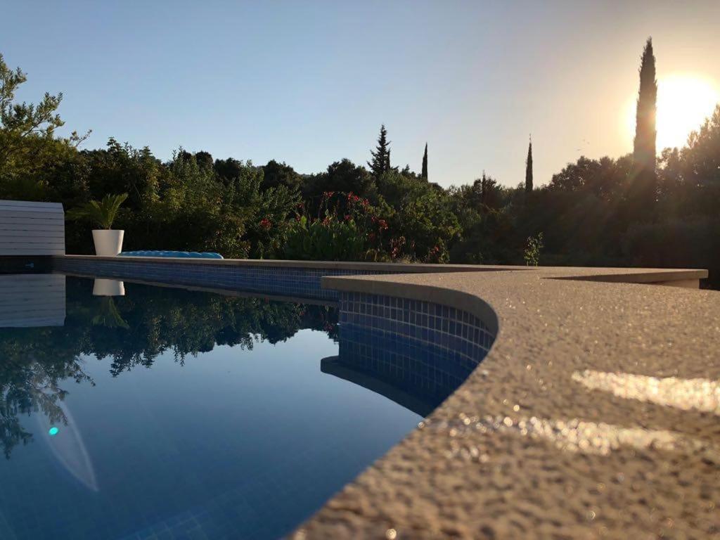 Villa Milagro - 3 Bedroom Finca Style Villa With Pool Near Golf Course/Beaches - Air Cond. Pollença Exteriör bild