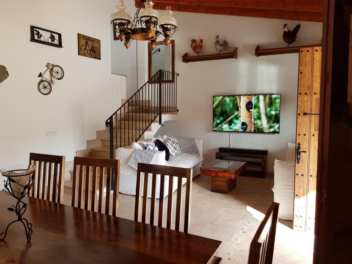 Villa Milagro - 3 Bedroom Finca Style Villa With Pool Near Golf Course/Beaches - Air Cond. Pollença Exteriör bild
